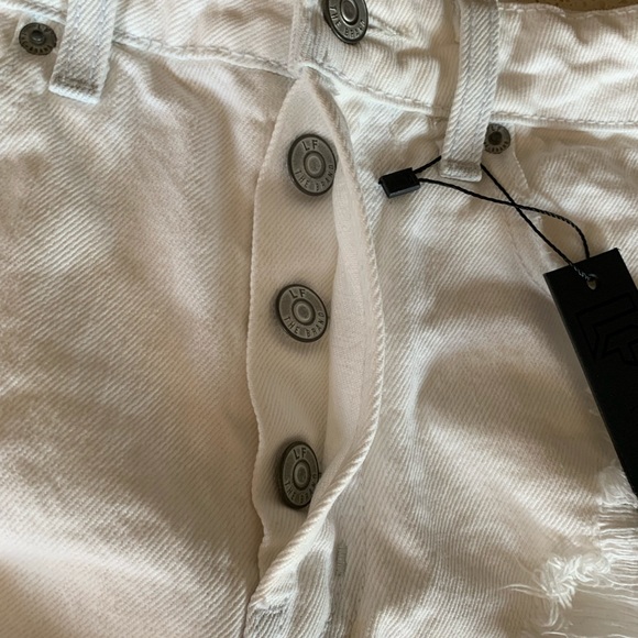 LF THE BRAND - WHITE SHORTS - SIZE 26 - Picture 5 of 6